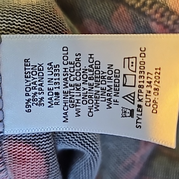 Socialite curve women's 2X pop over V neck fleece.  Gray/pink. - Picture 8 of 8